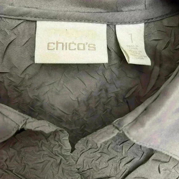 Chico's Women's Button Down Shirt Gray Crinkle Long Sleeve Career Office Size 1 - Picture 4 of 6